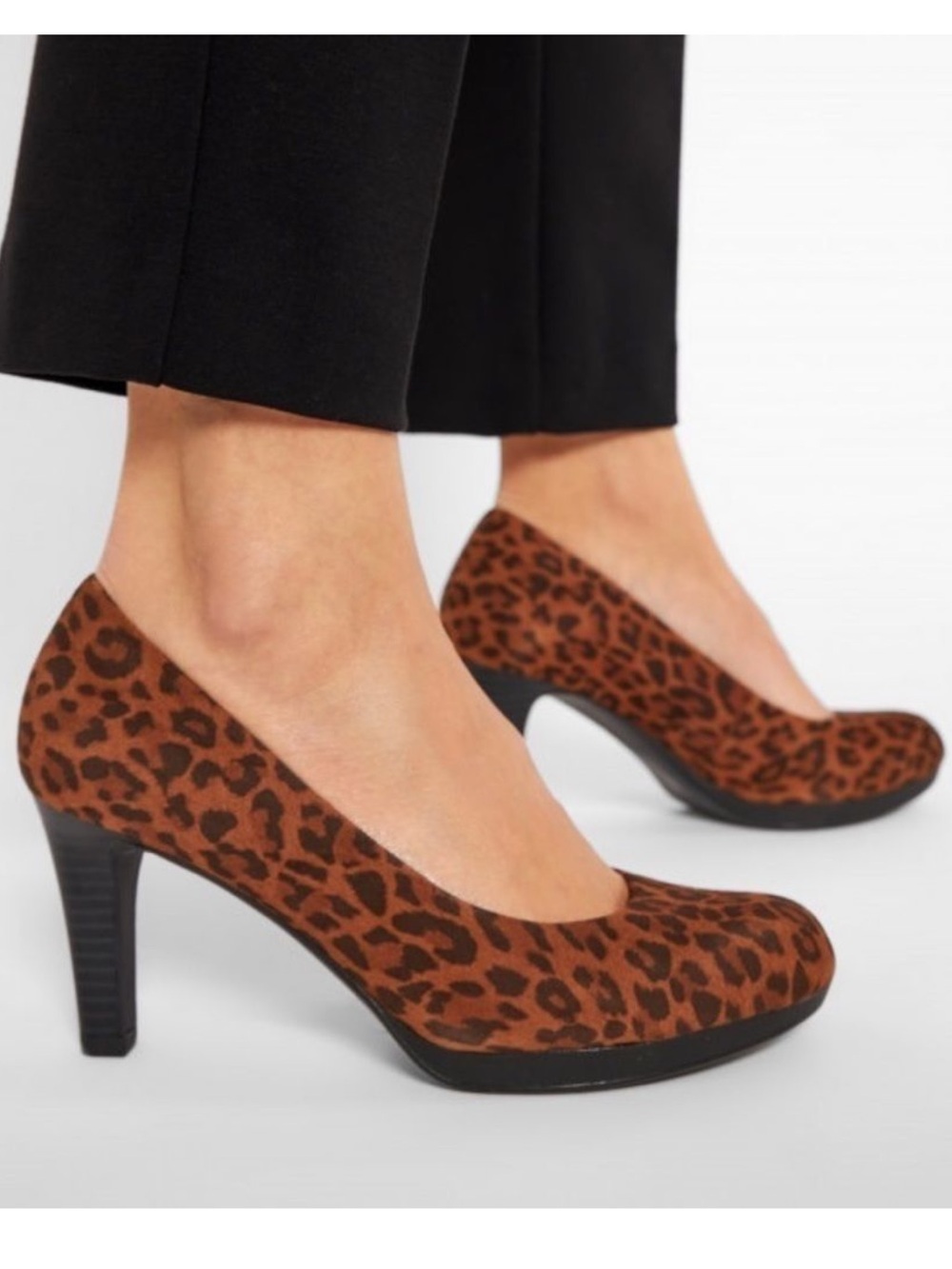 Clarks Adriel Viola Leopard Print Pumps in sz 5.5